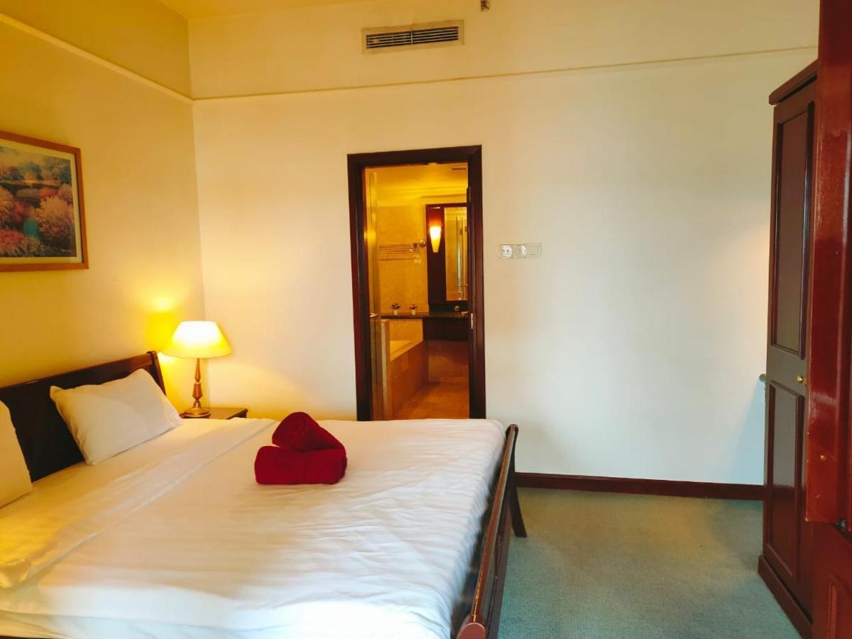 Luxhouz Suites At Times Square 쿠알라룸푸르 외부 사진