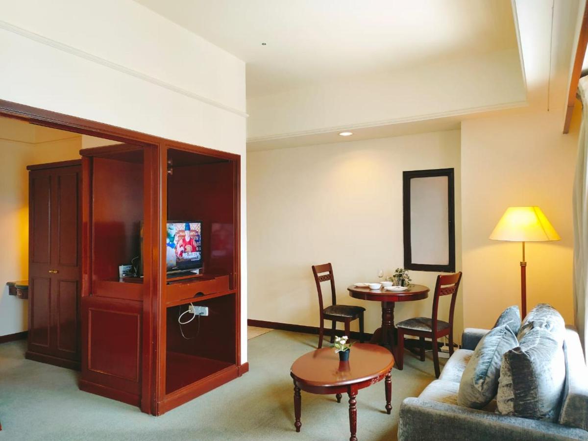 Luxhouz Suites At Times Square 쿠알라룸푸르 외부 사진