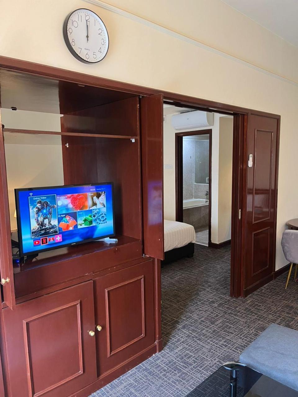 Luxhouz Suites At Times Square 쿠알라룸푸르 객실 사진