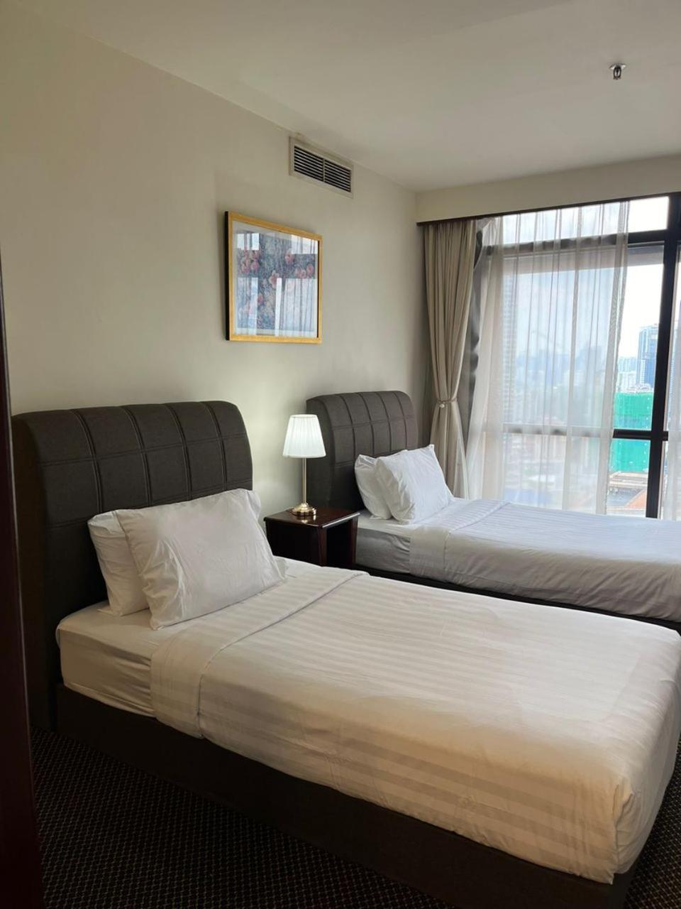 Luxhouz Suites At Times Square 쿠알라룸푸르 외부 사진