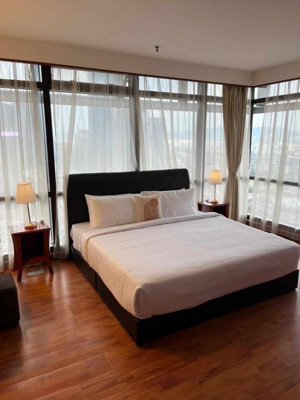 Luxhouz Suites At Times Square 쿠알라룸푸르 외부 사진