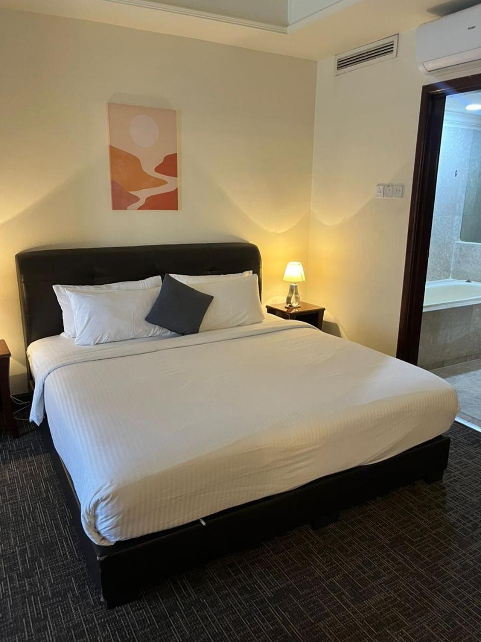 Luxhouz Suites At Times Square 쿠알라룸푸르 외부 사진